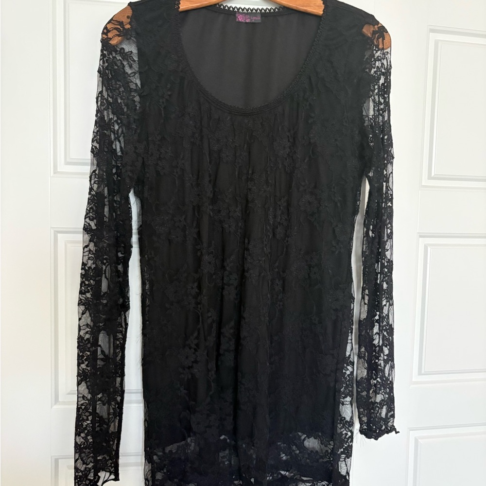 Black lace long sleeve size L